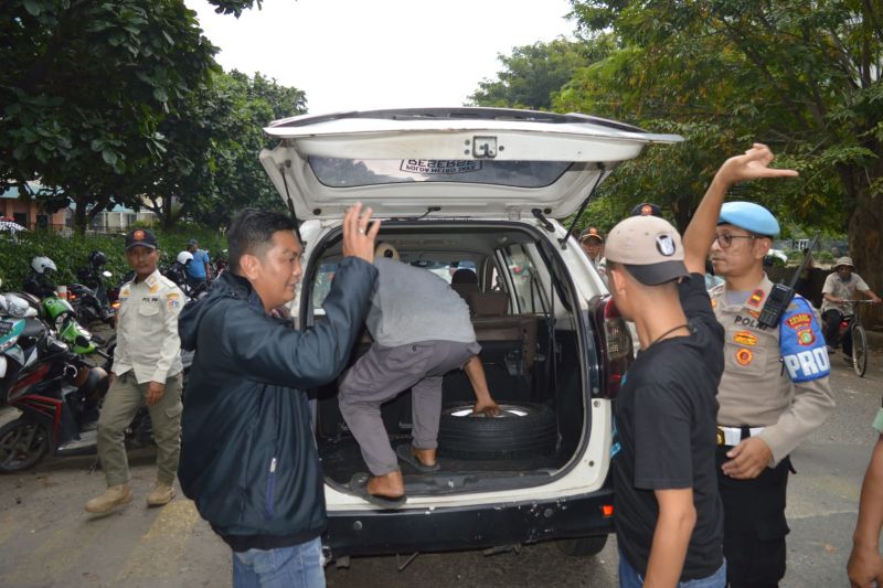 petugas-gabungan-amankan-empat-jukir-liar-di-kalideres-jakbar
