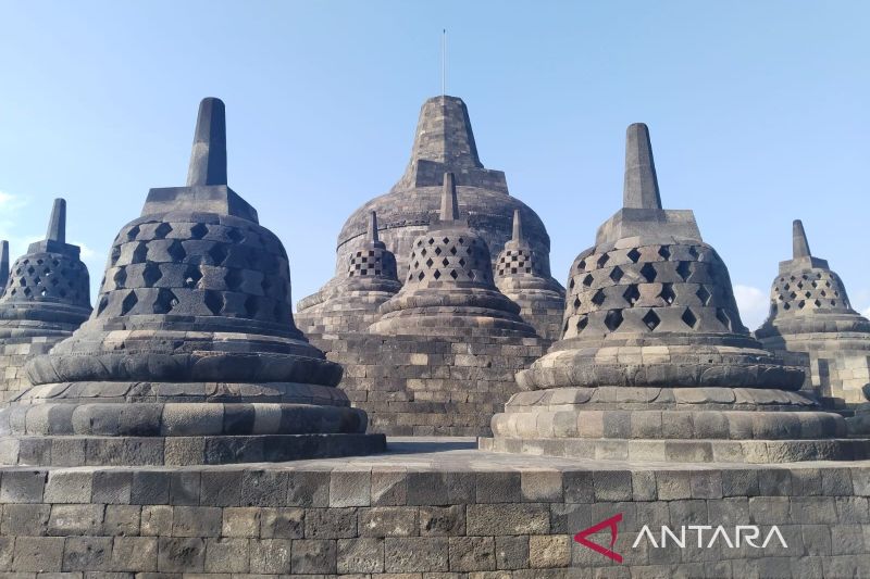 Forum Buddhis: Pemasangan "stair lift" Borobudur bentuk keterbukaan