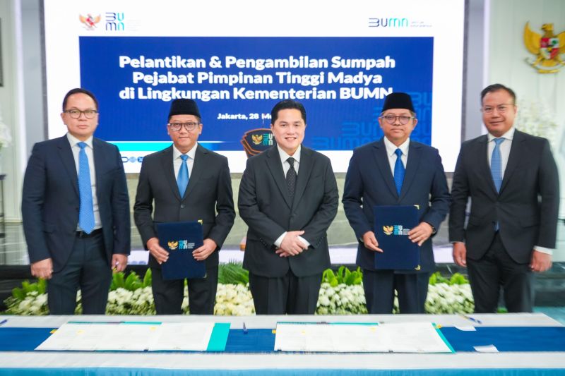 erick-thohir-lantik-dua-pejabat-untuk-memperkuat-bumn-era-baru