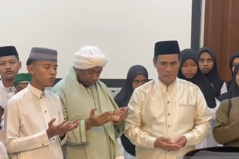 mentan-syukuran-bersama-anak-yatim-usai-stok-beras-capai-4-juta-ton