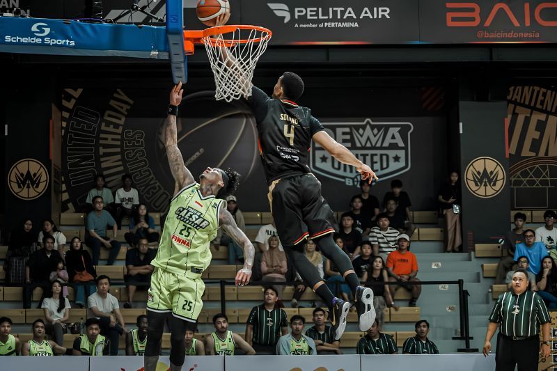 Dewa United kalahkan Pacific Caesar 133-76