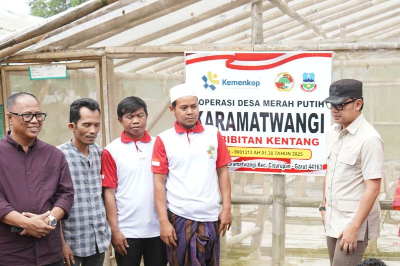 wamendagri-sebut-koperasi-desa-di-garut-bisa-jadi-percontohan-nasional