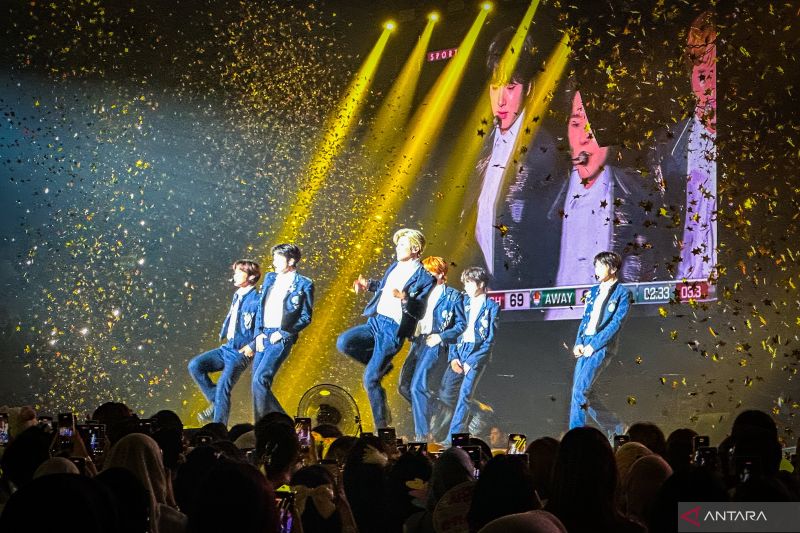 Tampil memesona, NCT WISH terpukau dengan fans Indonesia