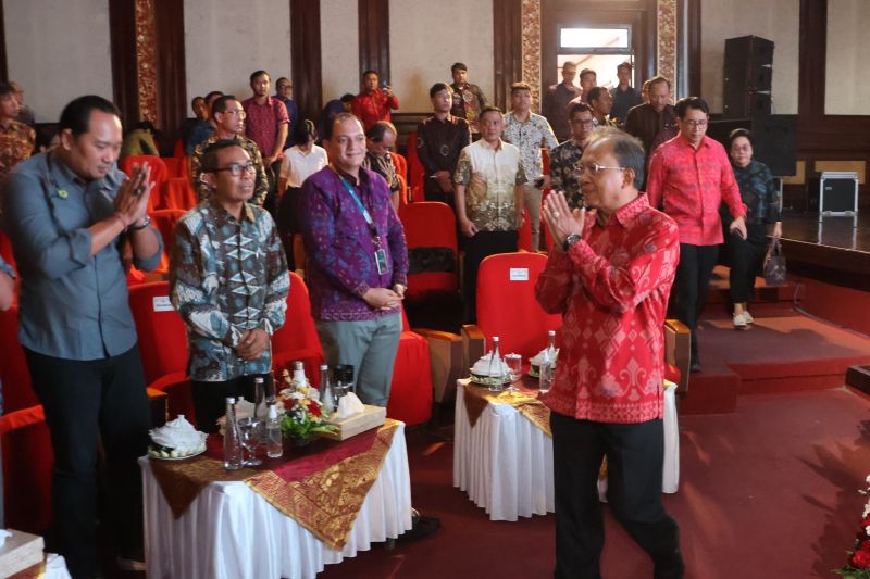koster-kumpulkan-pelaku-usaha-minta-olah-sampah-sendiri