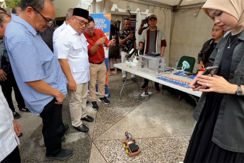 pemprov-kepri-kenalkan-teknologi-robotika-untuk-dunia-ukm