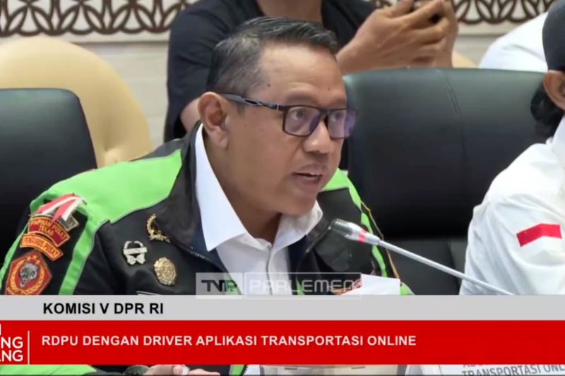 pengemudi-ojol-desak-potongan-komisi-10-persen-dipenuhi-akhir-mei