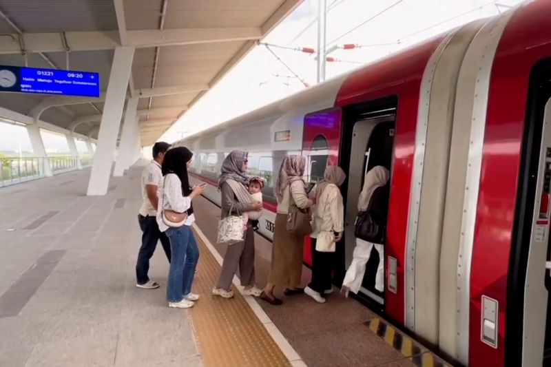 penumpang-whoosh-naik-17-persen-di-libur-panjang-kenaikan-isa-almasih