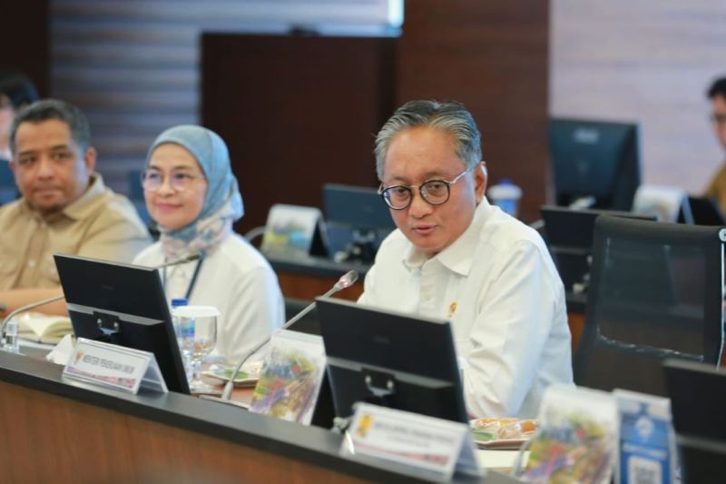 menteri-pu-percepat-penyelesaian-pembangunan-pos-lintas-batas-negara