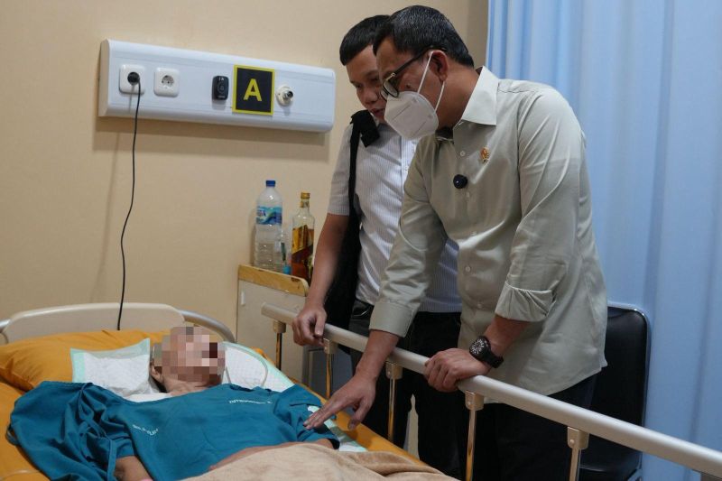 Menteri Karding jenguk PMI yang dipulangkan dari Malaysia karena sakit