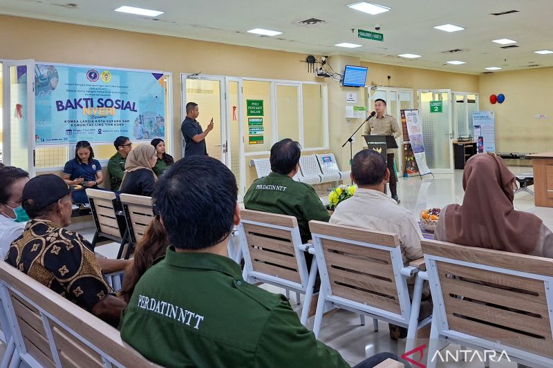 Pemkot Kupang dan Perdatin NTT menggelar baksos kesehatan bagi lansia