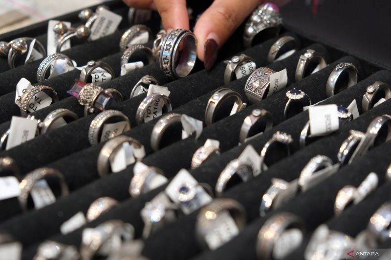anggota-dpr-ri-pajak-buat-penjual-e-commerce-perlu-kajian-mendalam