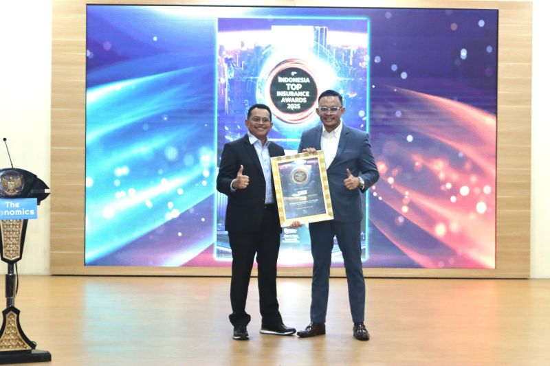 askrindo-raih-penghargaan-indonesia-top-insurance-award-2025