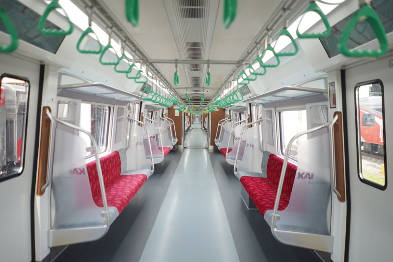 rangkaian-krl-cli-125-perkuat-layanan-perkotaan-dan-kawasan-transit