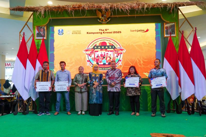 bank-jatim-salurkan-kur-rp800-juta-lewat-kampoeng-kreasi-2025