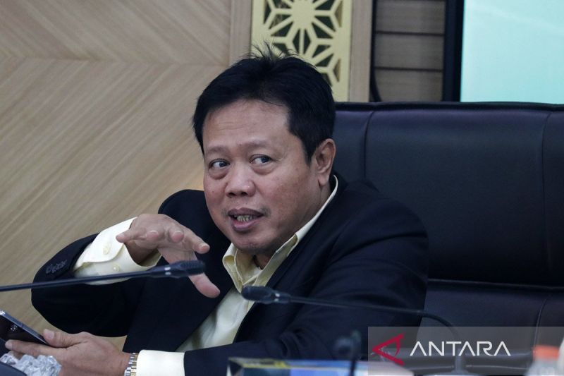 Anggota DPR minta menteri tingkatkan kinerja setelah tak ada reshuffle