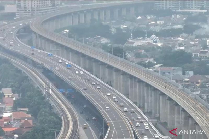 42698-kendaraan-kembali-ke-jakarta-via-mbz-pada-akhir-libur-panjang