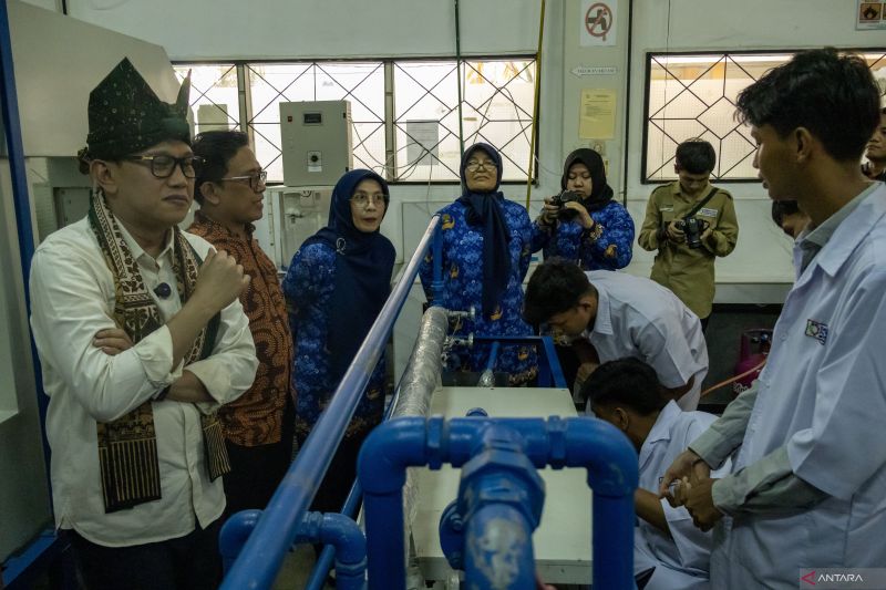 menteri-p2mi-minta-kemenperin-siapkan-sdm-untuk-bekerja-di-luar-negeri
