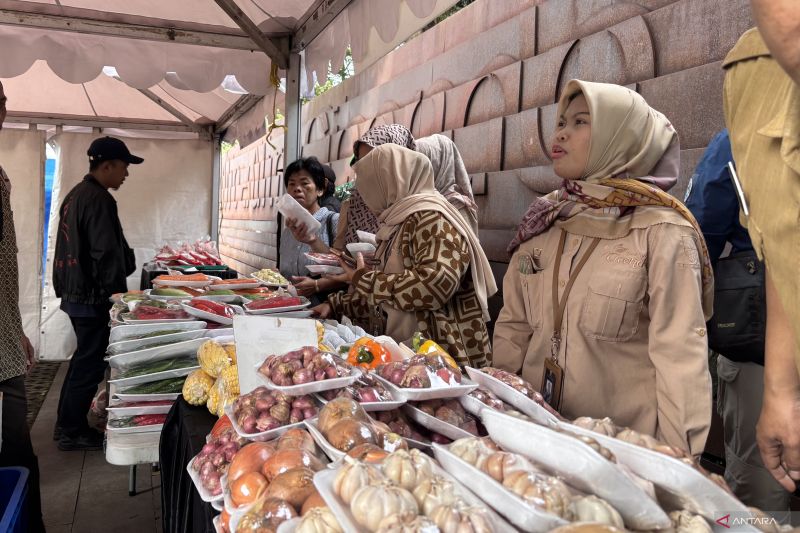 kota-bandung-gelar-pasar-murah-di-30-kecamatan-jelang-idul-adha