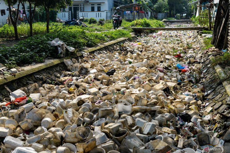 Lebih dari 70 negara serukan pengurangan produksi plastik global