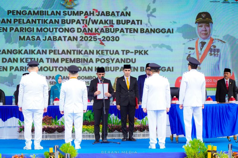 Gubernur Sulteng lantik Bupati-Wabup Parigi Moutong dan Banggai