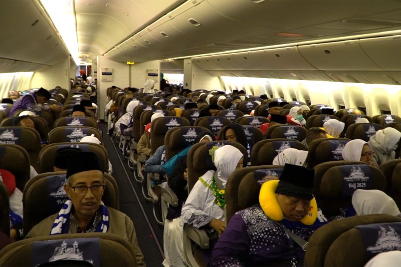 garuda-catat-ketepatan-waktu-964-persen-untuk-keberangkatan-haji-2025