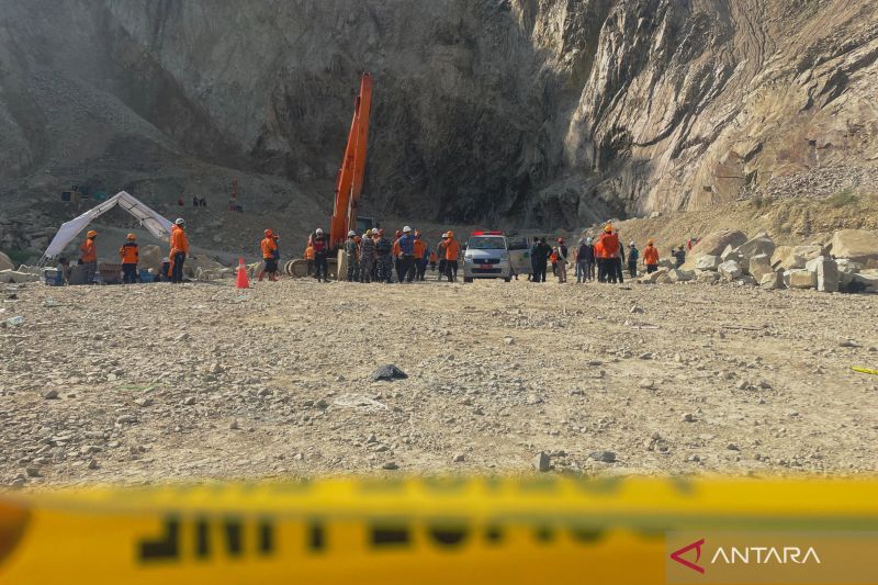 Tim SAR fokus cari empat korban di titik kiri longsor Gunung Kuda