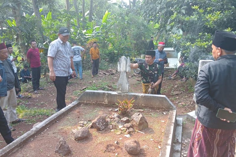 Warga Petir Kabupaten Serang bongkar 31 makam keramat palsu
