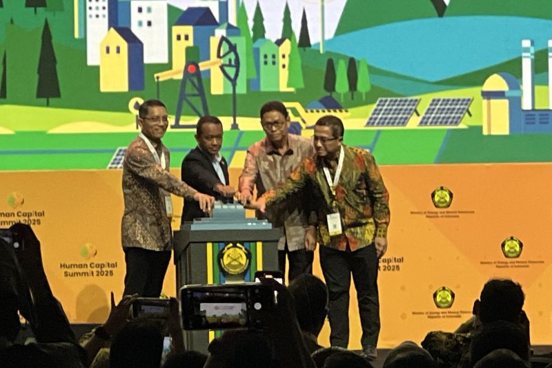 menteri-esdm-gelar-human-capital-summit-untuk-siapkan-sdm-sektor-esdm