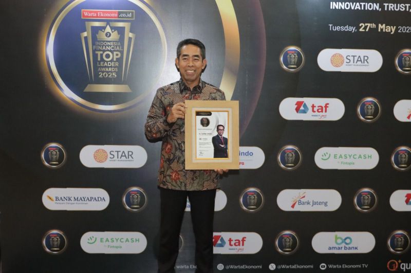 askrindo-raih-penghargaan-top-leader-in-credit-insurance-industry
