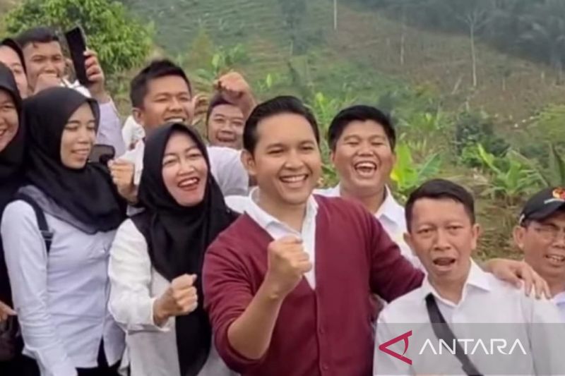 Pemkab Cianjur bersama PPPK dan ASN tanam ratusan pohon durian