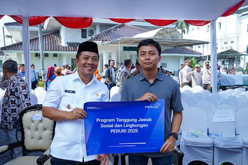 peruri-salurkan-hewan-kurban-bagi-masyarakat-karawang-jelang-idul-adha