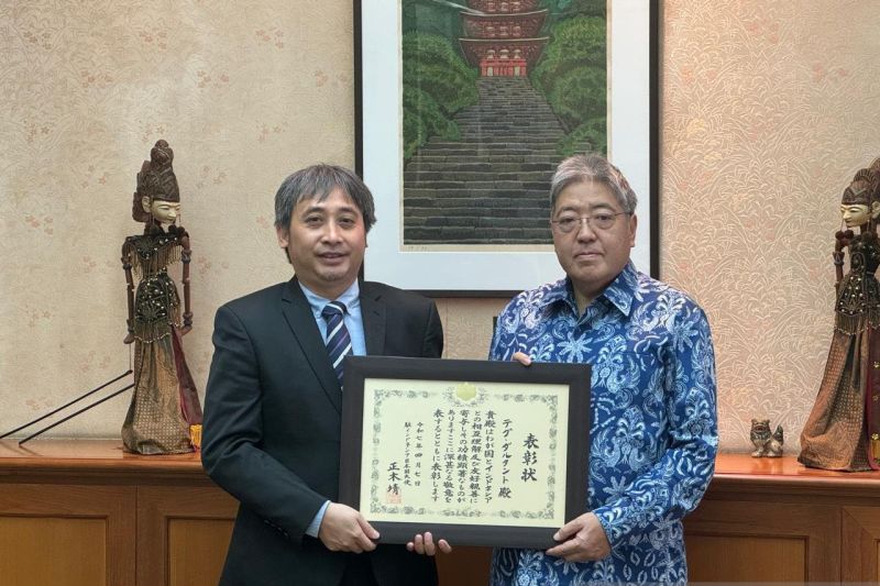 Dekan FEB UI dapat penghargaan Jepang atas riset gizi dan kesehatan