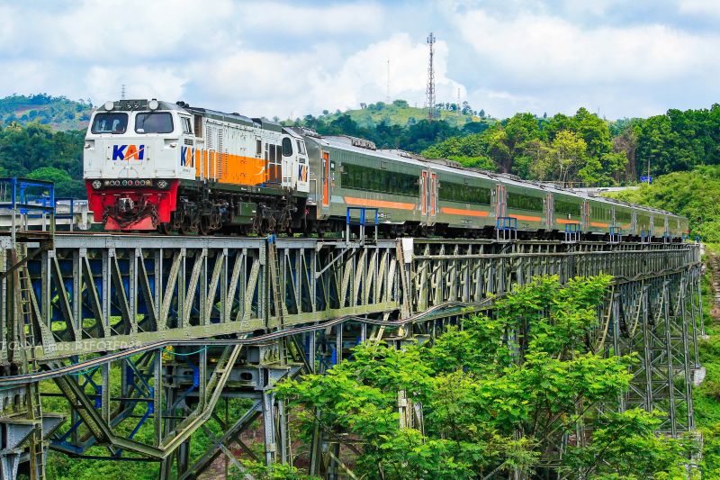 tiket-pada-sembilan-ka-dari-daop-2-bandung-dapat-diskon-30-persen