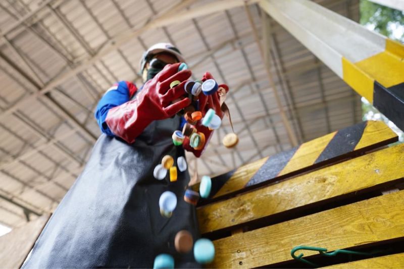 grup-mind-id-memperkuat-program-akhiri-sampah-plastik