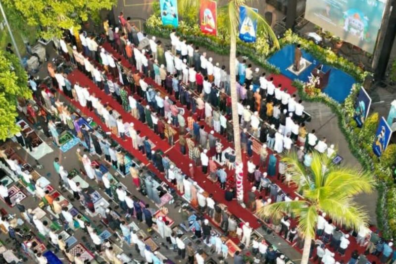 Ribuan warga ikuti Sholat Idul Adha di kawasan Ancol