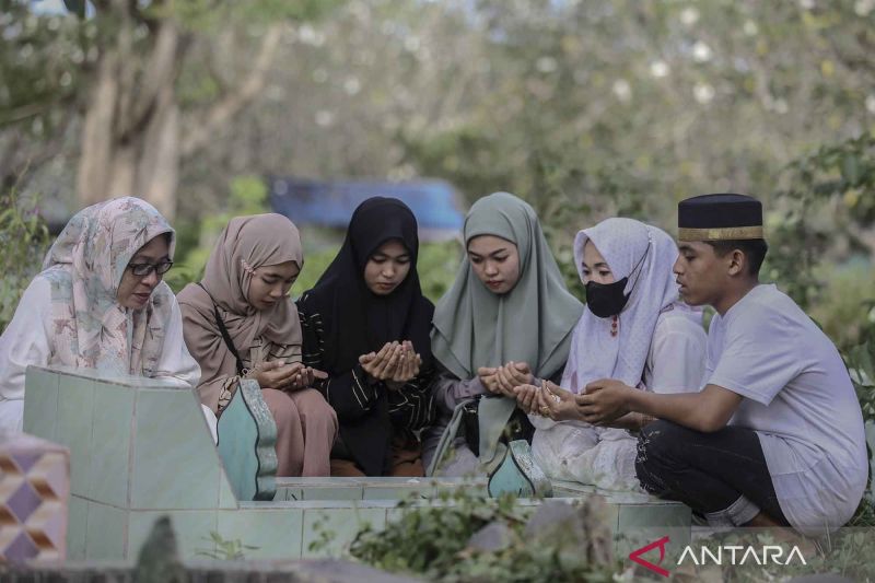 Tadisi ziarah kubur pada Hari Raya Idul Adha di Ternate