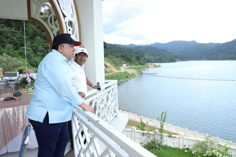 wamen-pkp-tinjau-bendungan-tiu-suntuk-sumbawa-barat