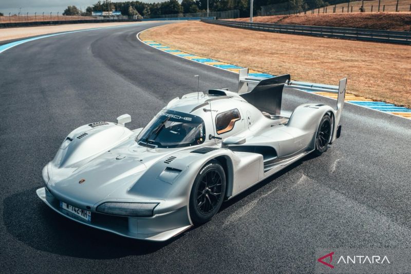 porsche-perkenalkan-mobil-balap-963-rsp-yang-legal-di-jalan-raya