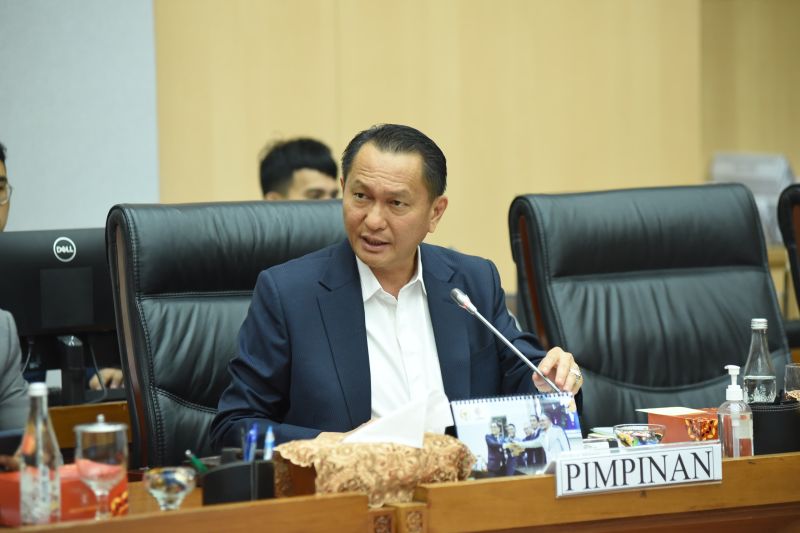 komisi-xii-dpr-selesaikan-polemik-raja-ampat-dengan-pendekatan-terukur