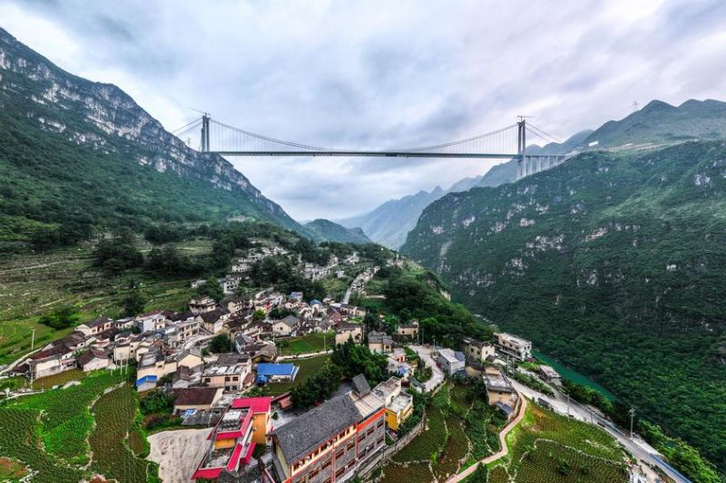 Menengok progres pembangunan jembatan tertinggi di dunia di China