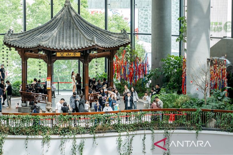 Wisata "Di Sini Ada Gunung" di China timur laut digandrungi anak muda