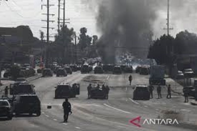 AS kerahkan 700 personel marinir ke Los Angeles di tengah aksi protes
