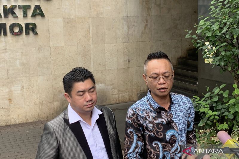 polisi-didesak-naikkan-status-penyelidikan-ijazah-palsu