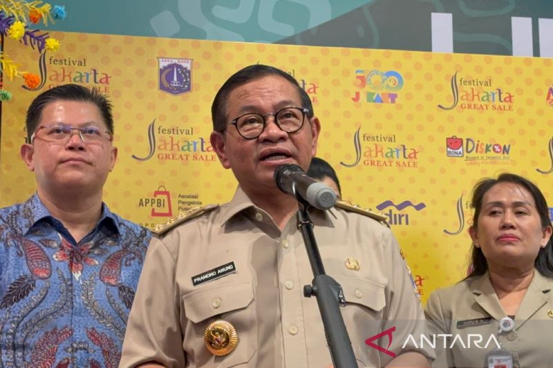 Pramono akan surati PT Adhi Karya untuk bongkar tiang monorel