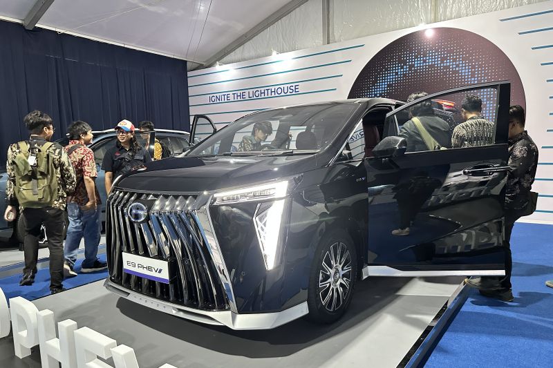 mpv-hybrid-gac-aion-e9-muncul-di-pabrik-purwakarta