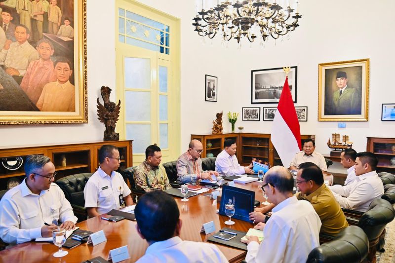 Presiden pimpin ratas bahas "giant sea wall" di sepanjang pantura