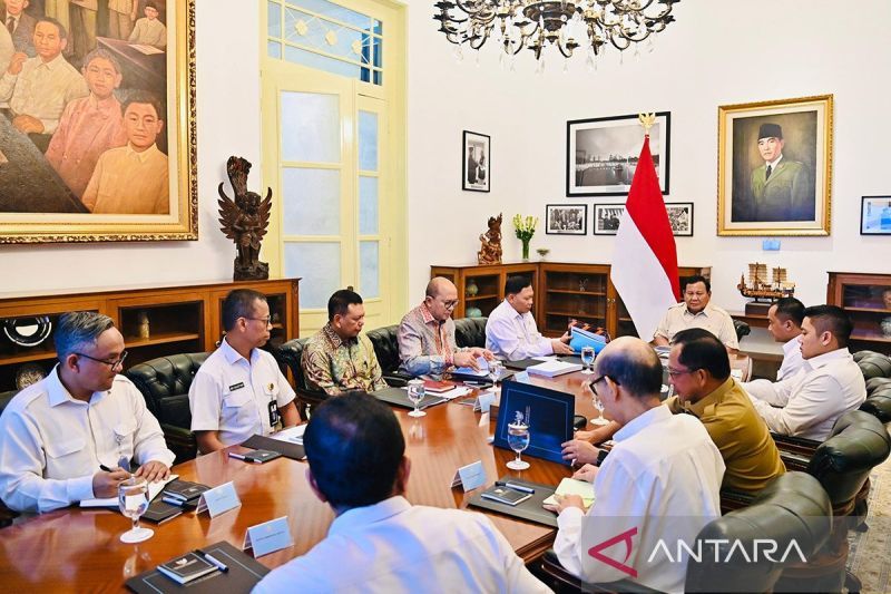 Presiden pimpin ratas bahas "giant sea wall" di sepanjang pantura