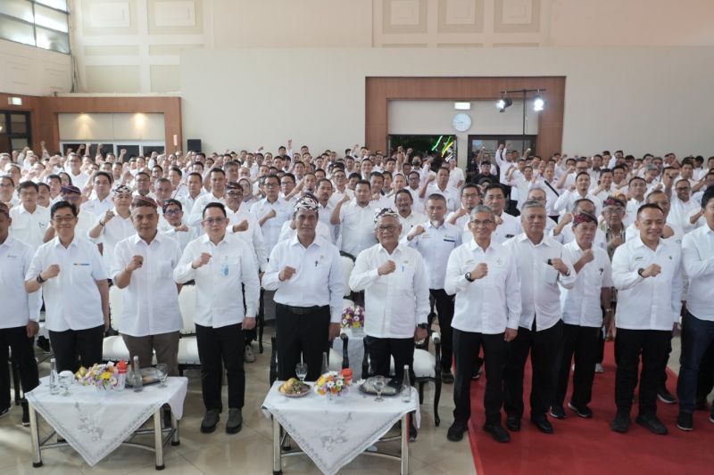 mentan-dorong-percepatan-swasembada-gula-dalam-tiga-tahun