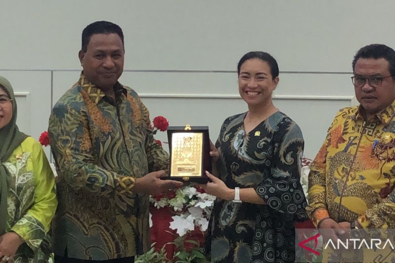 komisi-vii-dpr-ri-gagas-pengembangan-pariwisata-di-maluku
