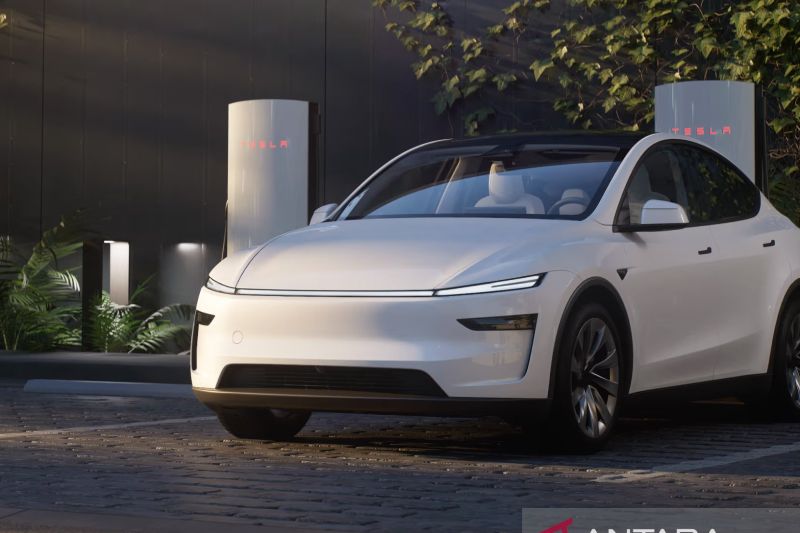 robotaxi-pertama-tesla-terlihat-mengemudi-sendiri-jelang-peluncuran